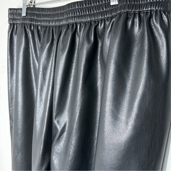 JOHNNY WAS‎ Black Vegan Leather Jogger Buttery Soft Elastic Silk Lined Pants XL - Picture 9 of 11